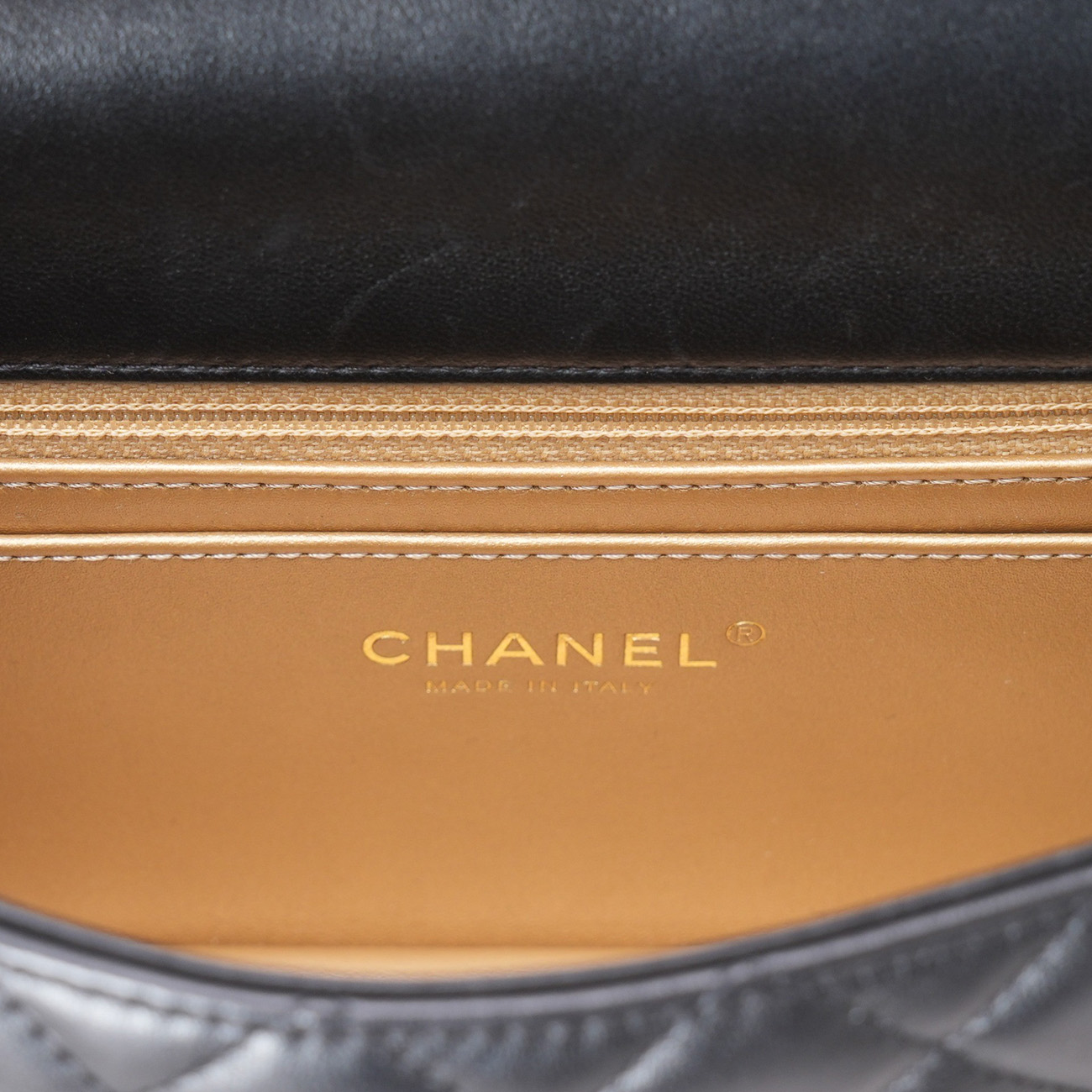 CHANEL(USED)샤넬 램스킨 클래식 뉴미니 골든볼 크로스백