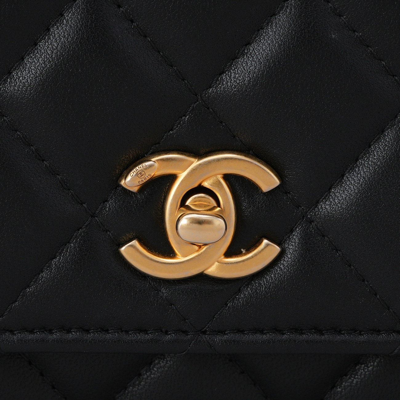 CHANEL(USED)샤넬 AP3297 시즌 까멜리아 골든볼 WOC