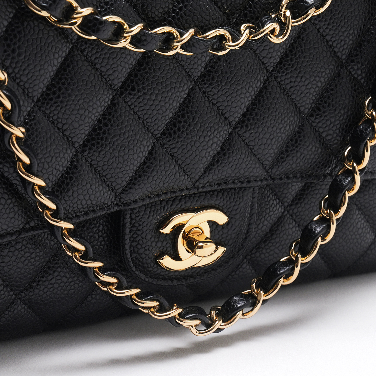 CHANEL(USED)샤넬 캐비어 클래식 미듐 플랩백