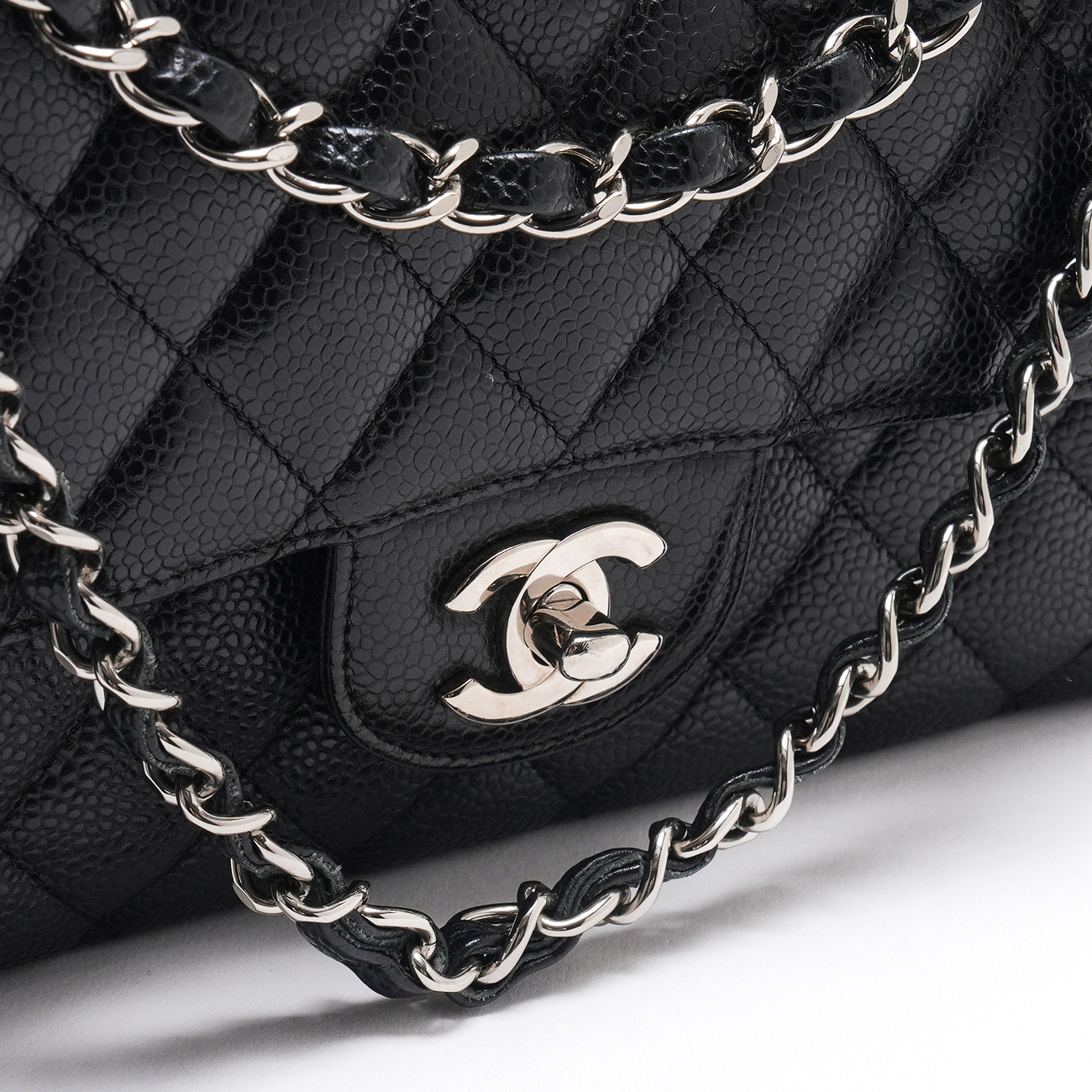 CHANEL(USED)샤넬 캐비어 클래식 미듐 플랩백