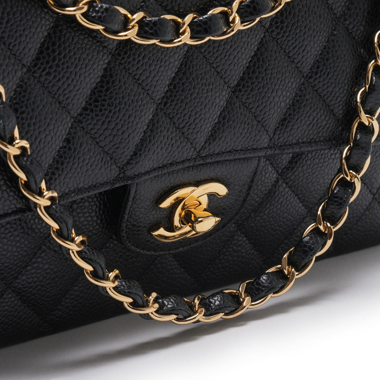 CHANEL(USED)샤넬 캐비어 클래식 미듐 플랩백
