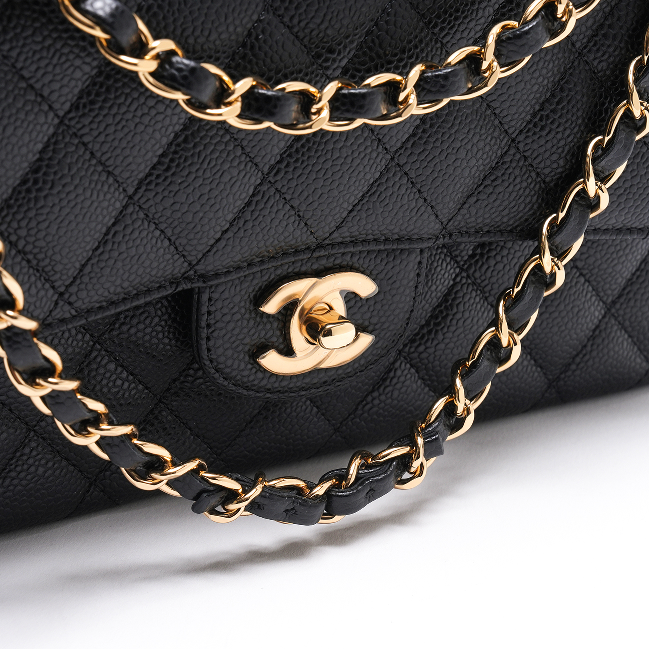 CHANEL(USED)샤넬 캐비어 클래식 미듐 플랩백