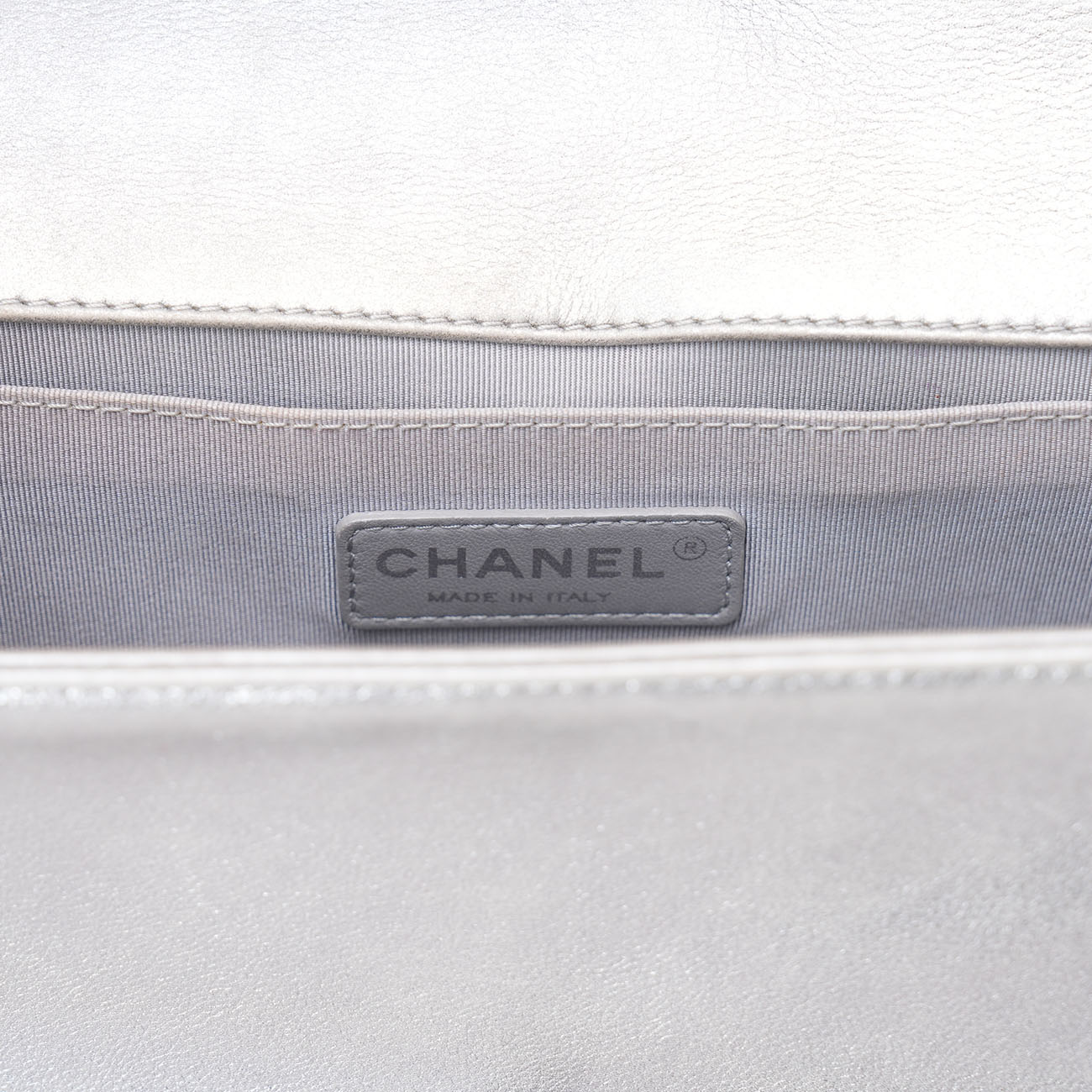 CHANEL(USED)샤넬 보이샤넬 미듐 플랩백
