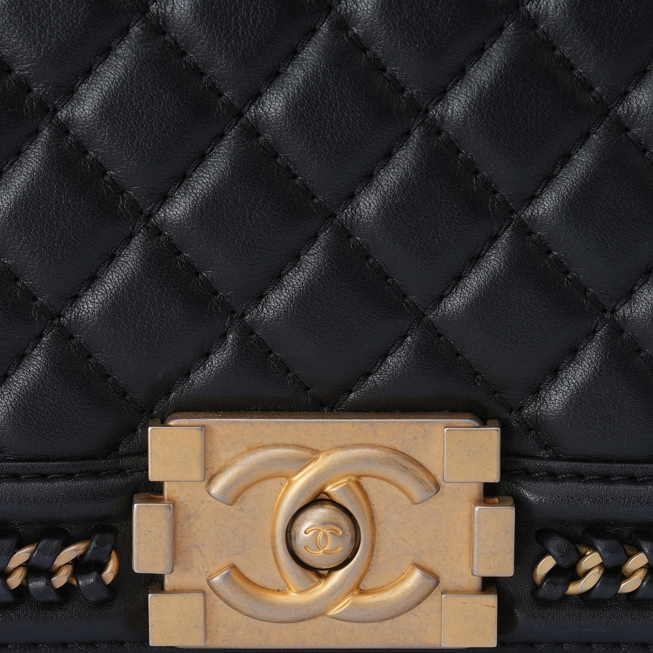 CHANEL(USED)샤넬 A94804 시즌 보이샤넬 탑핸들 미듐