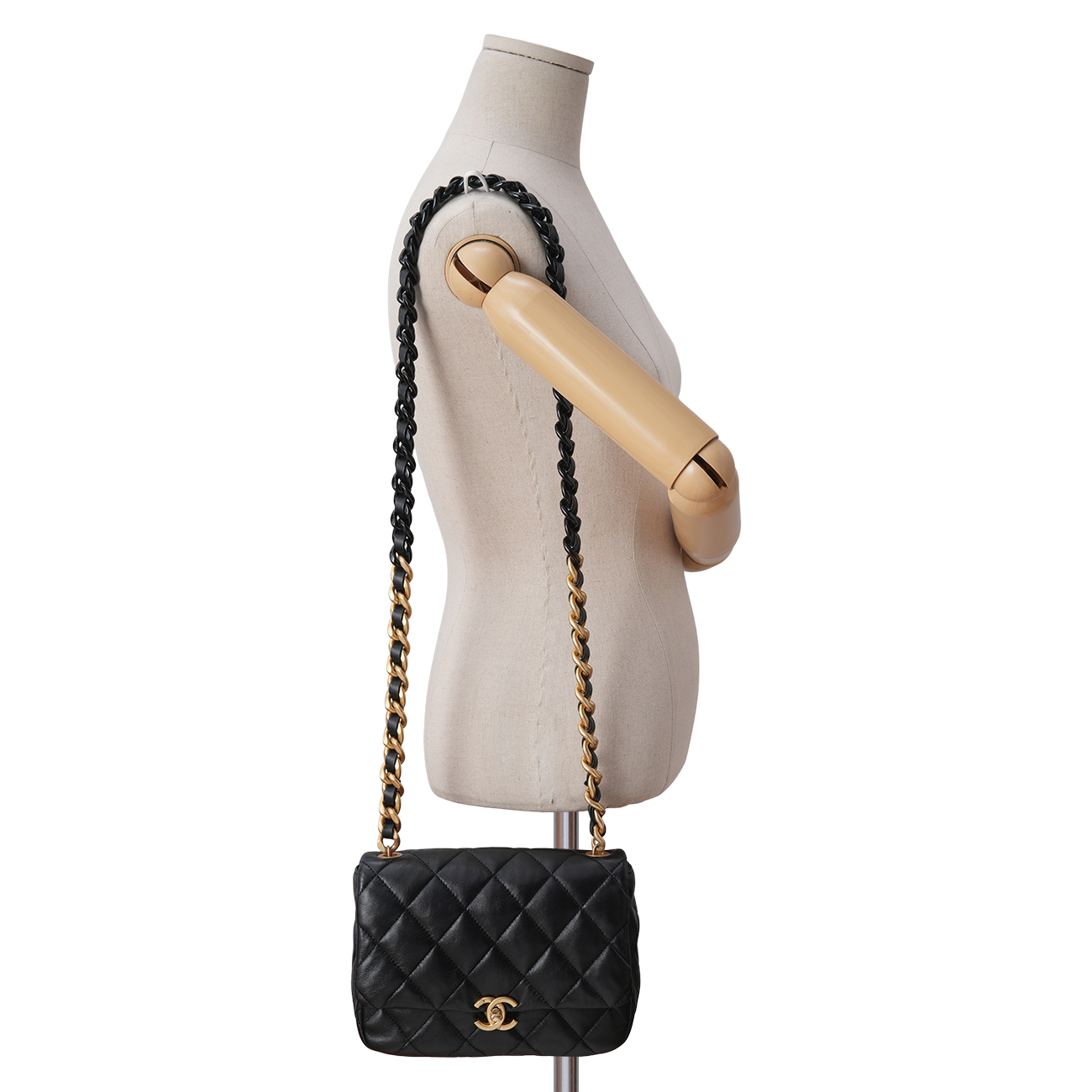 CHANEL(USED)샤넬 AS3206 시즌 램스킨 스몰 체인백