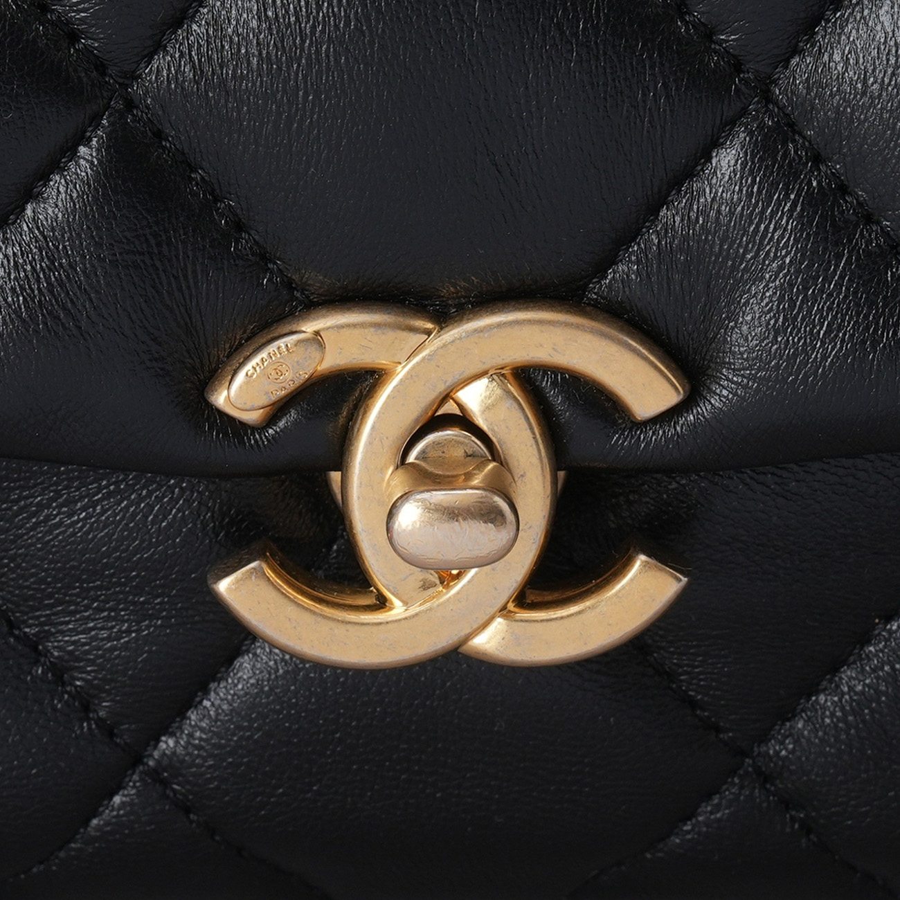 CHANEL(USED)샤넬 AS3206 시즌 램스킨 스몰 체인백