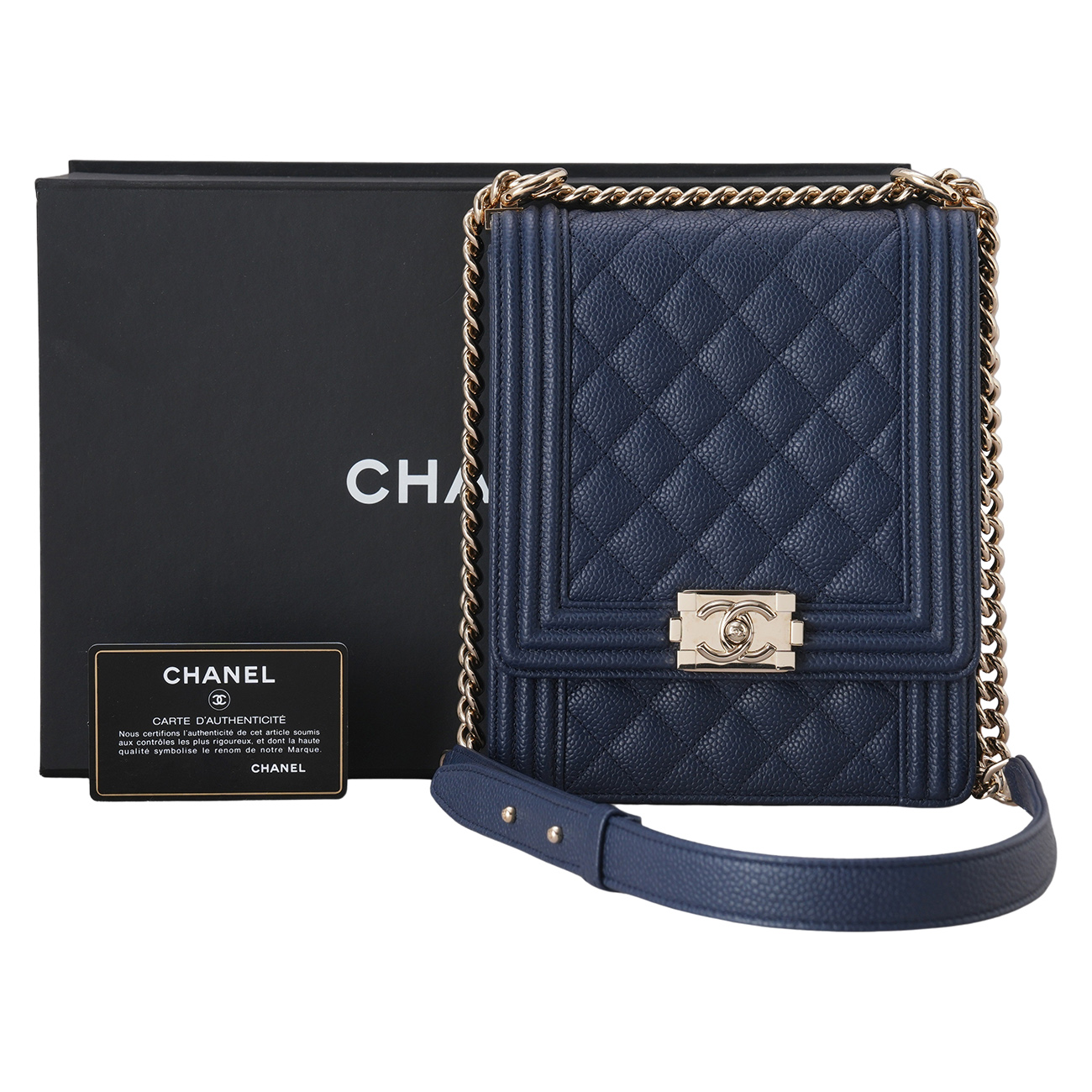 CHANEL(USED)샤넬 AS0130 캐비어 보이샤넬 사첼백