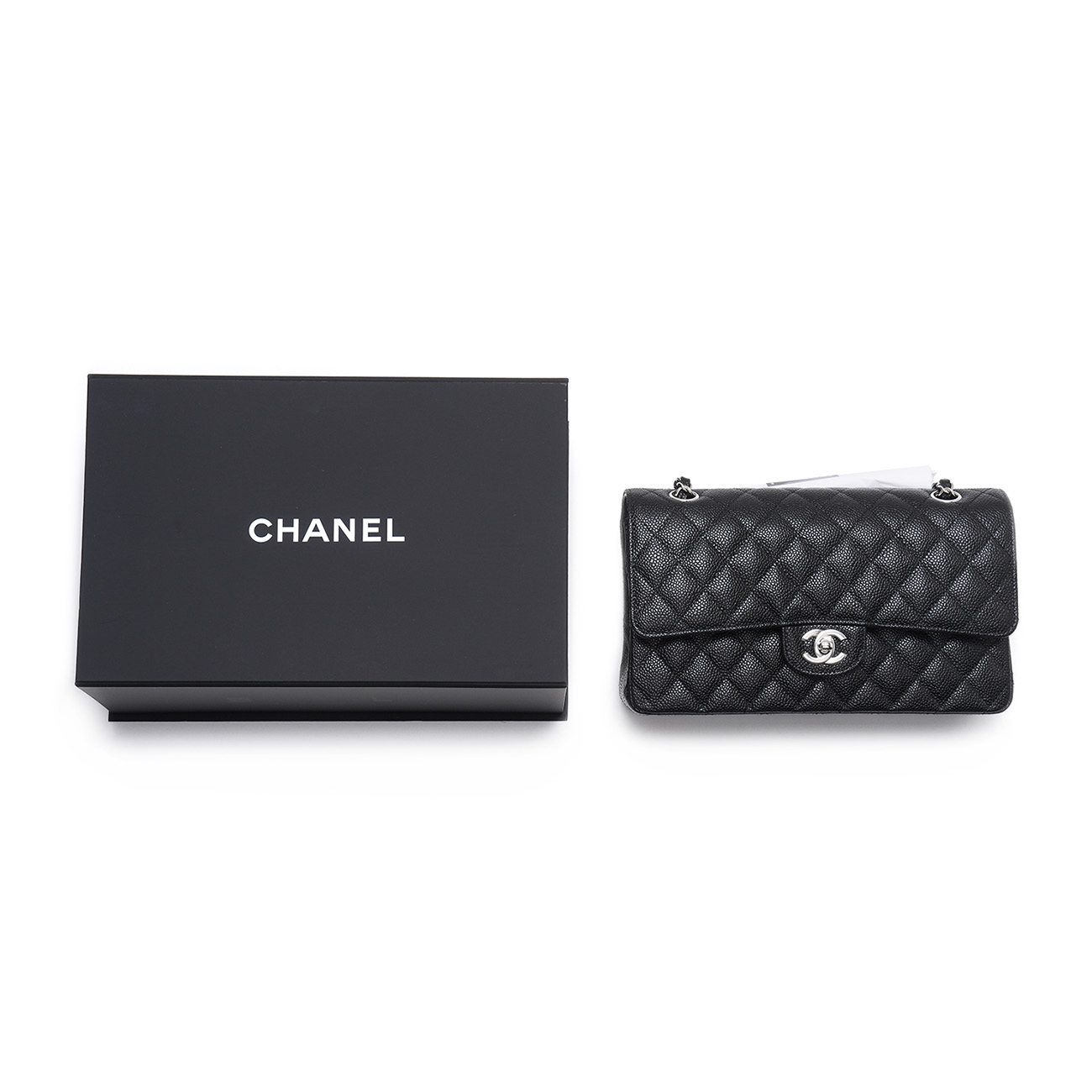 CHANEL(NEW)샤낼 캐비어 클래식 미듐 플랩백 블랙은장