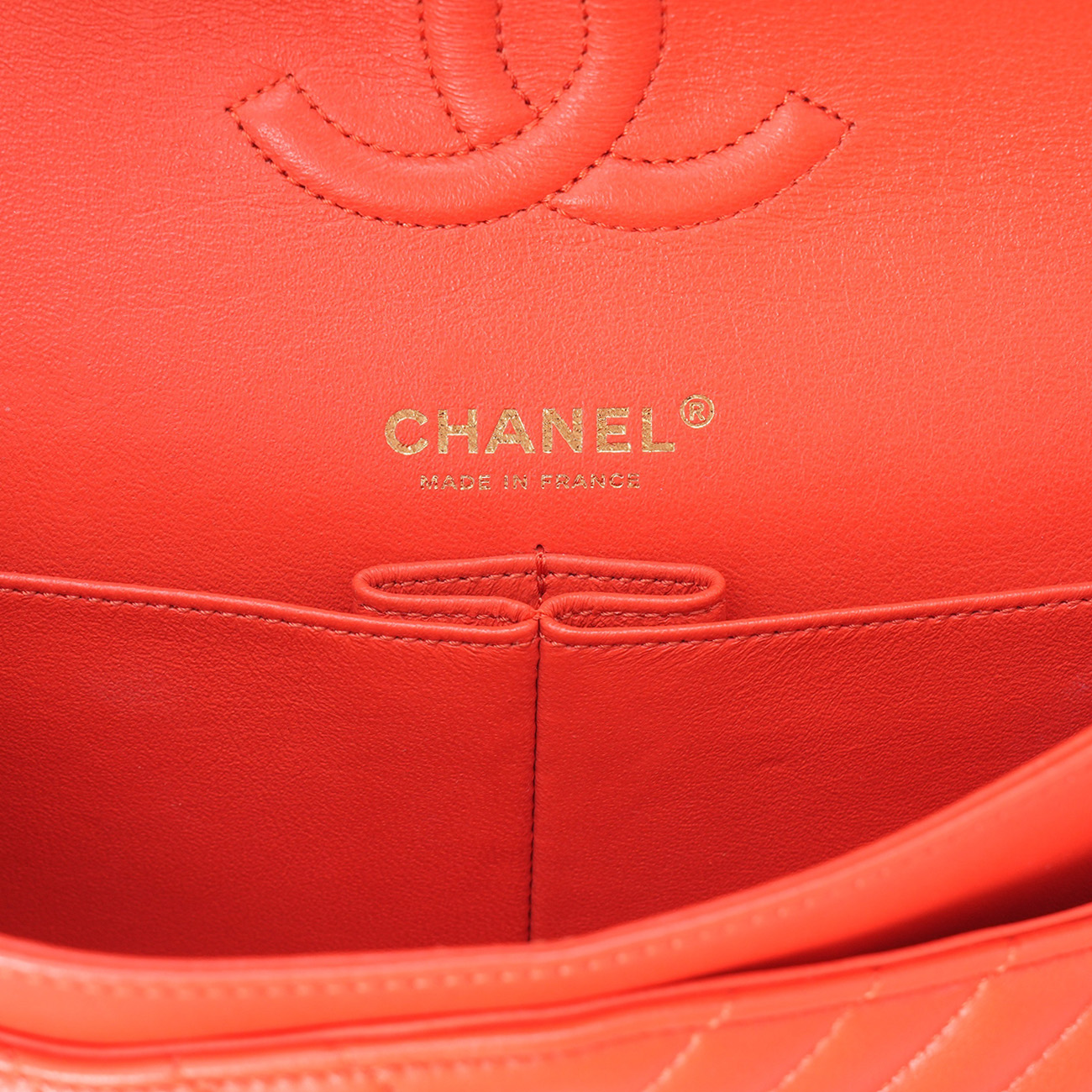 CHANEL(USED)샤넬 램스킨 쉐브론 클래식 미듐 플랩백