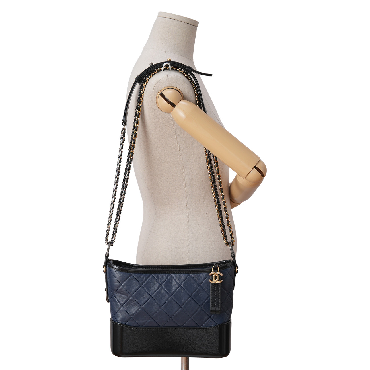 CHANEL(USED)샤넬 가브리엘 호보 뉴미듐 네이비