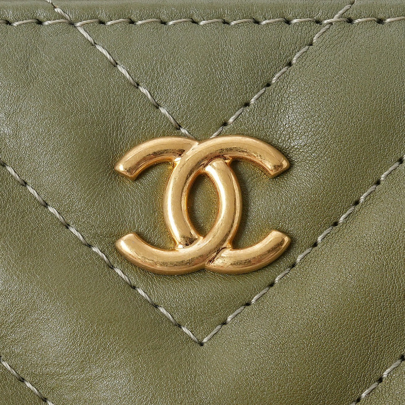 CHANEL(USED)샤넬 쉐브론 클래식 클러치 라지