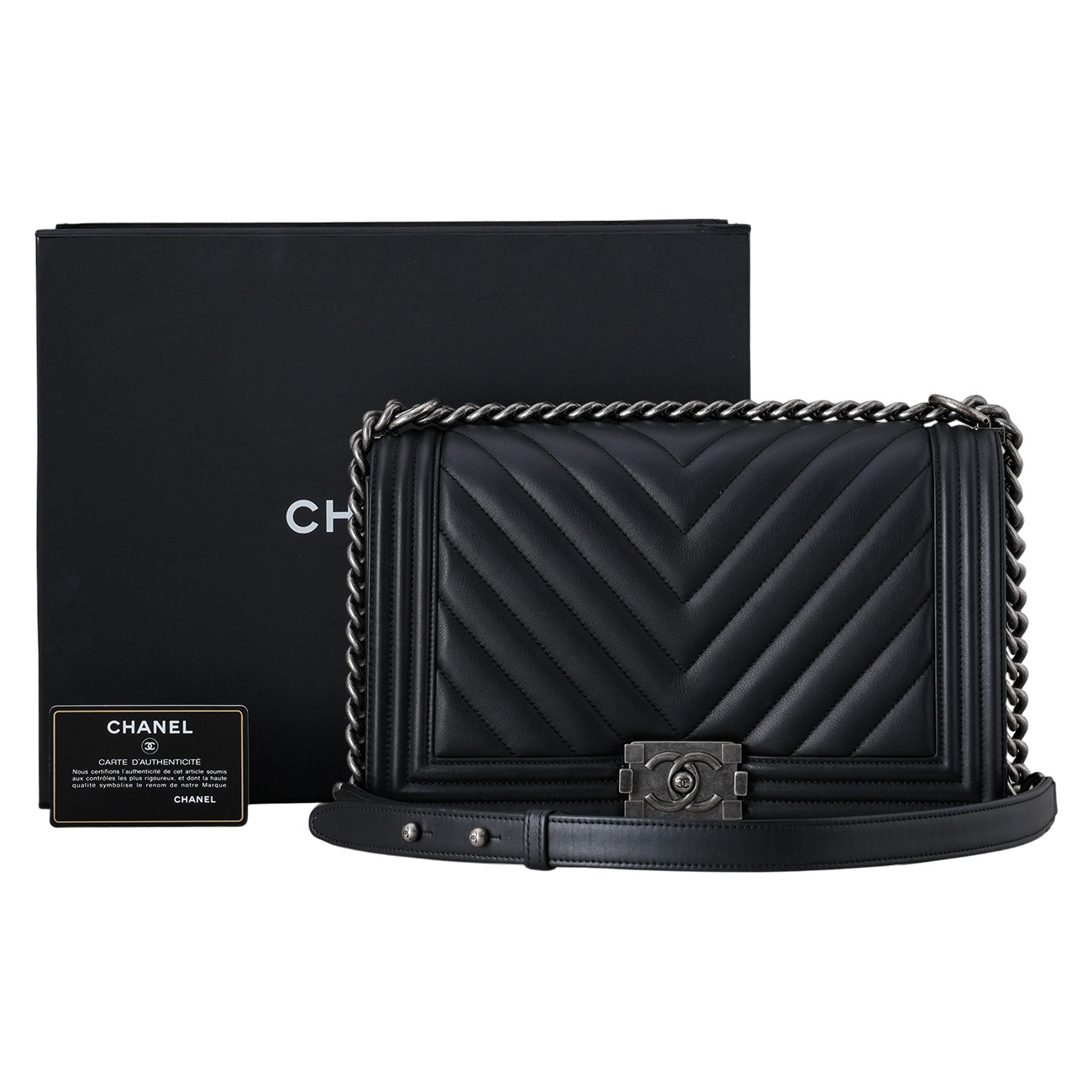 CHANEL(USED)샤넬 램스킨 쉐브론 보이샤넬 뉴미듐 플랩백