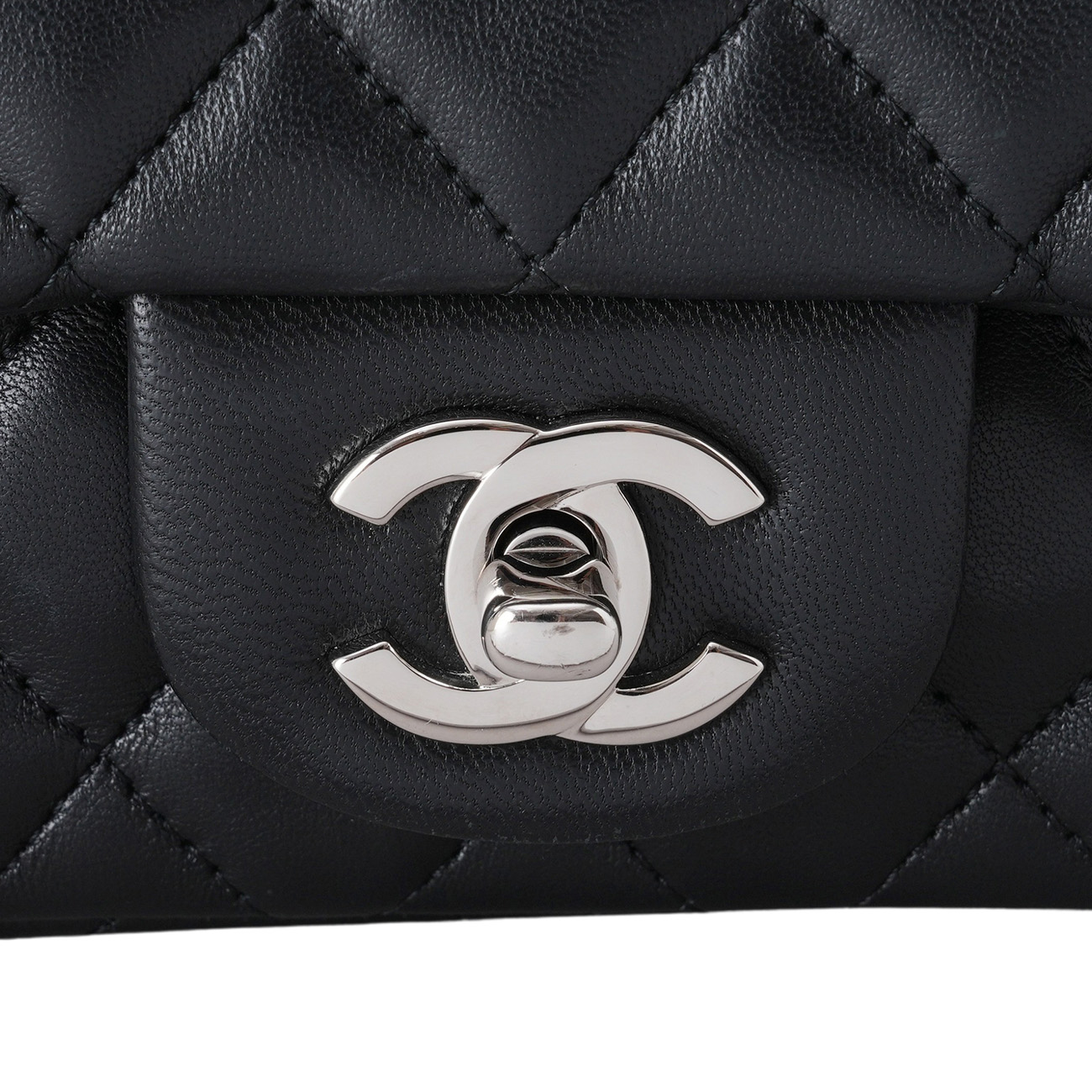 CHANEL(USED)샤넬 램스킨 클래식 쁘띠삭