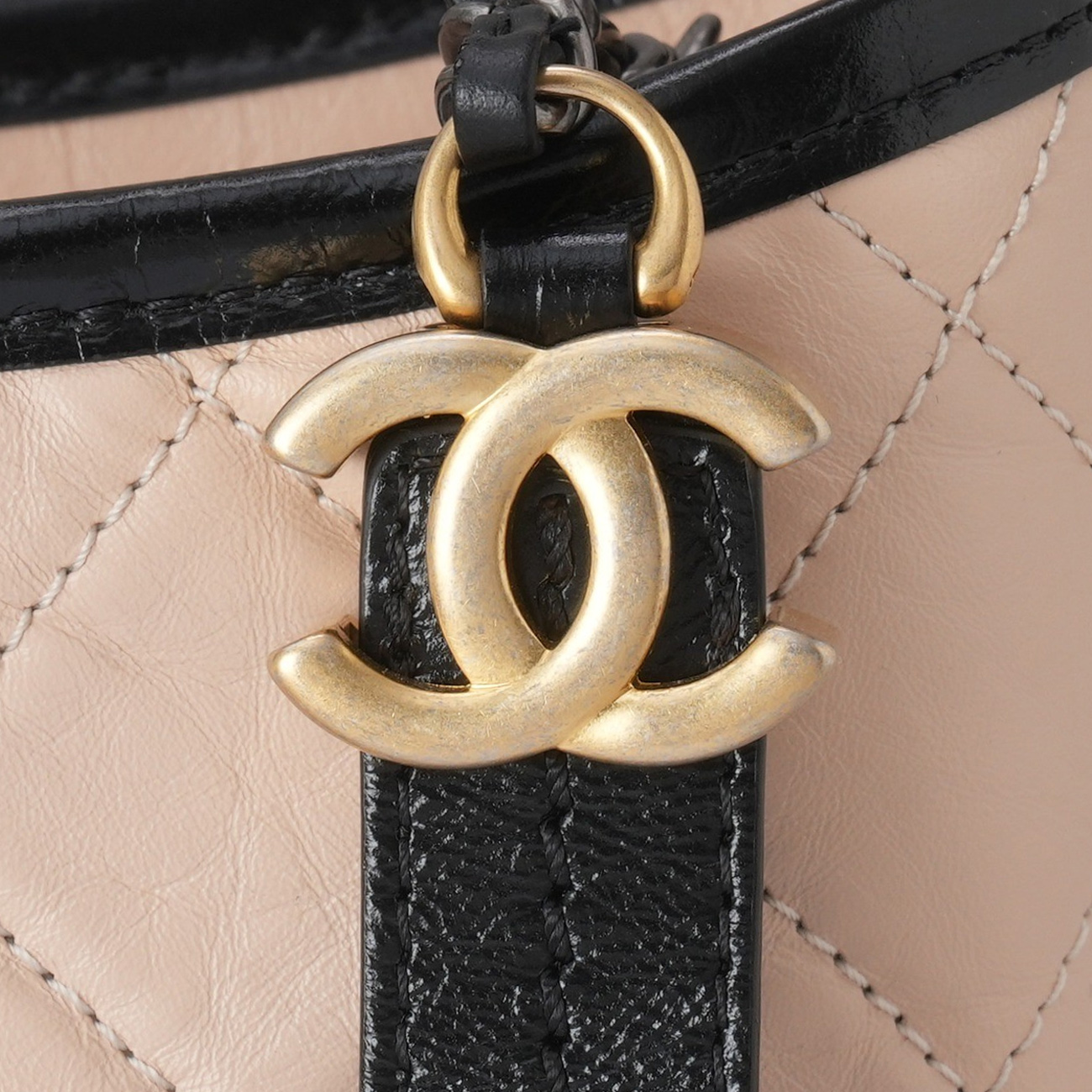 CHANEL(USED)샤넬 가브리엘 호보 뉴미듐