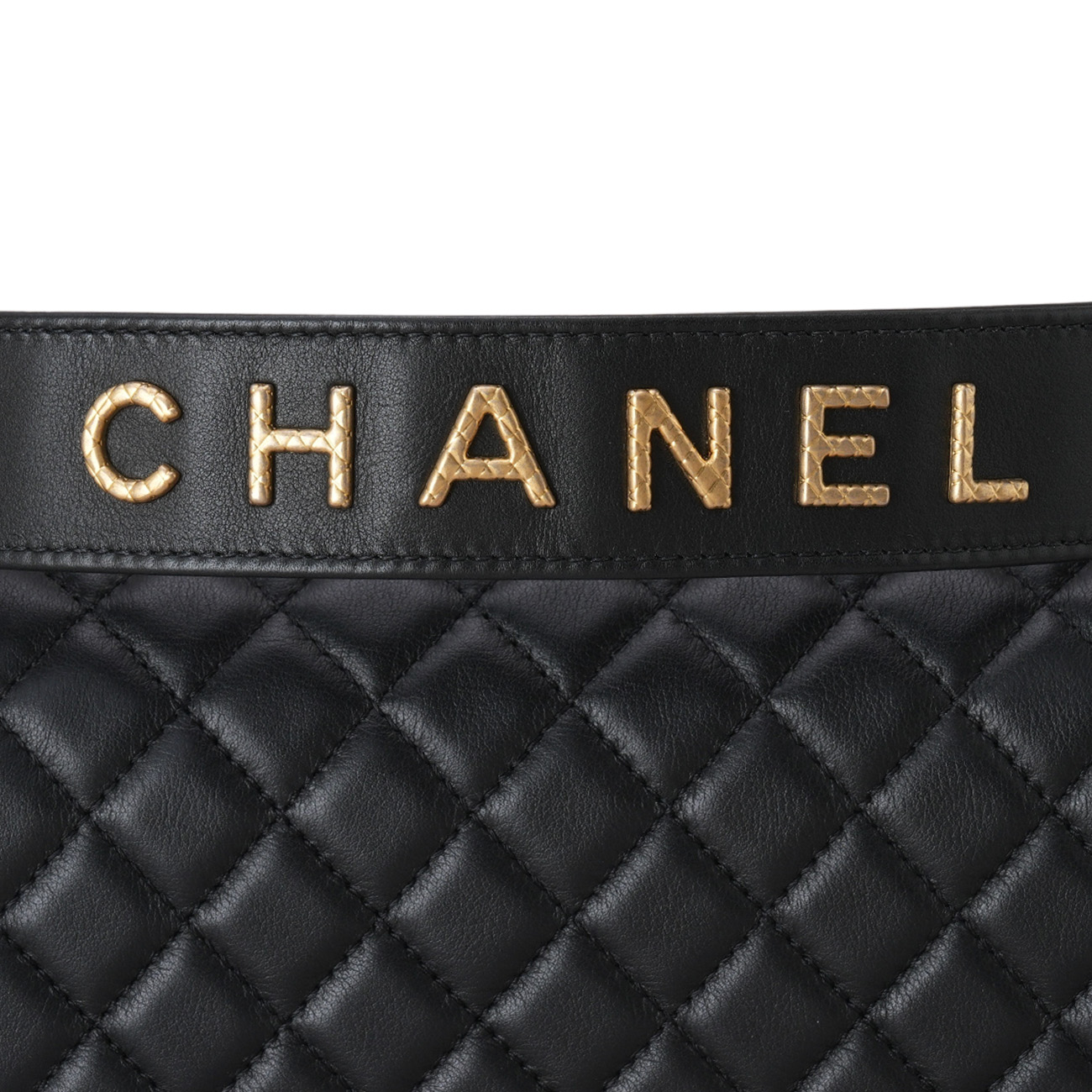 CHANEL(USED)샤넬 AS2118 레터링 탑핸들 보이샤넬 미듐