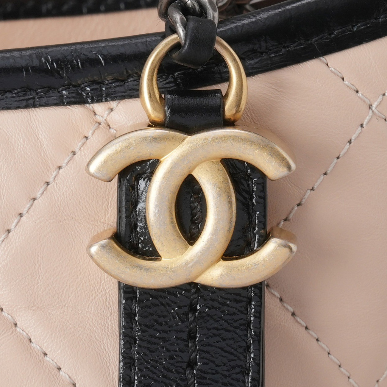 CHANEL(USED)샤넬 가브리엘 호보 뉴미듐