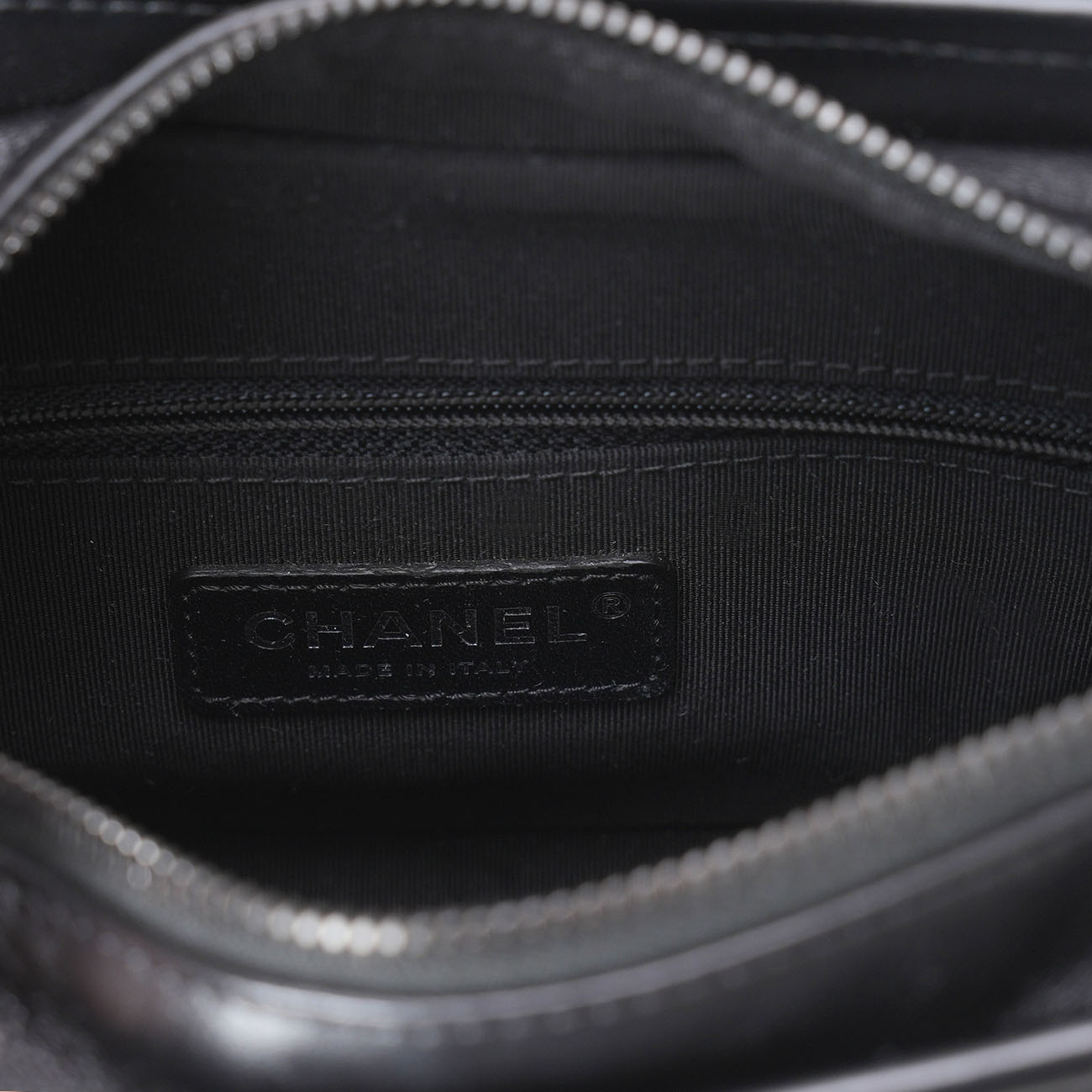 CHANEL(USED)샤넬 쉐브론 가브리엘 호보백 스몰 루테늄 메탈