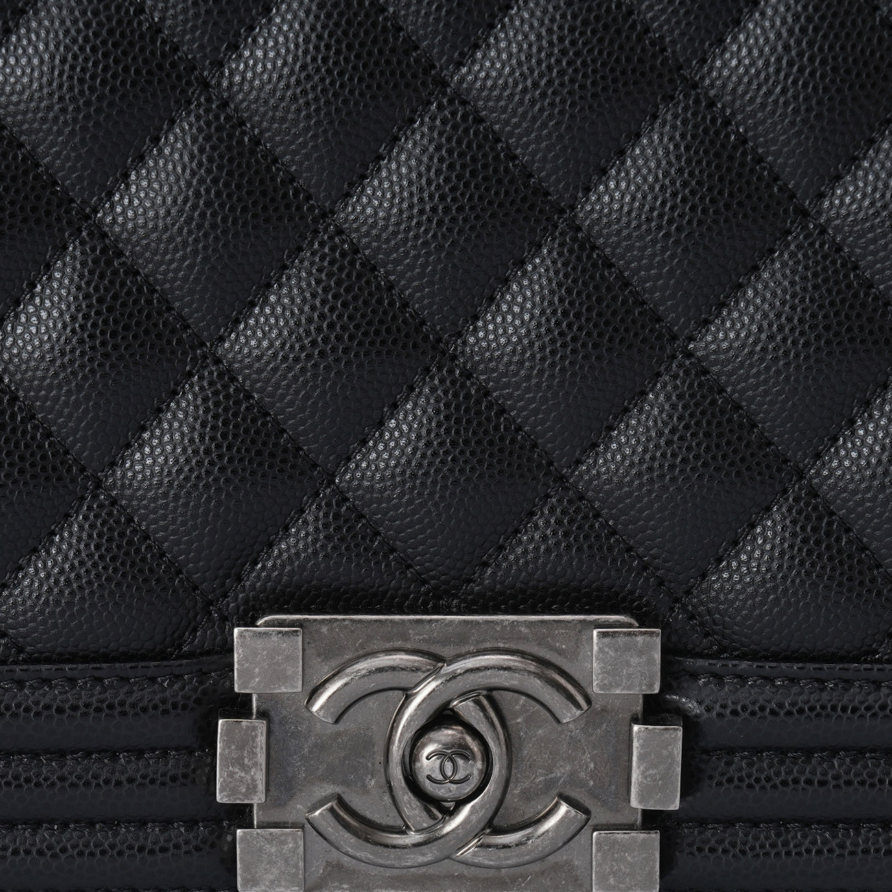 CHANEL(USED)샤넬 캐비어 보이샤넬 미듐 플랩백