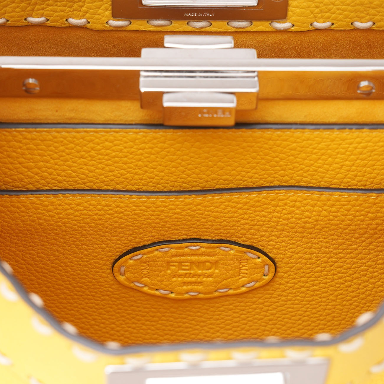 FENDI(USED)펜디 8BN321 피카부 I SEE U 미듐