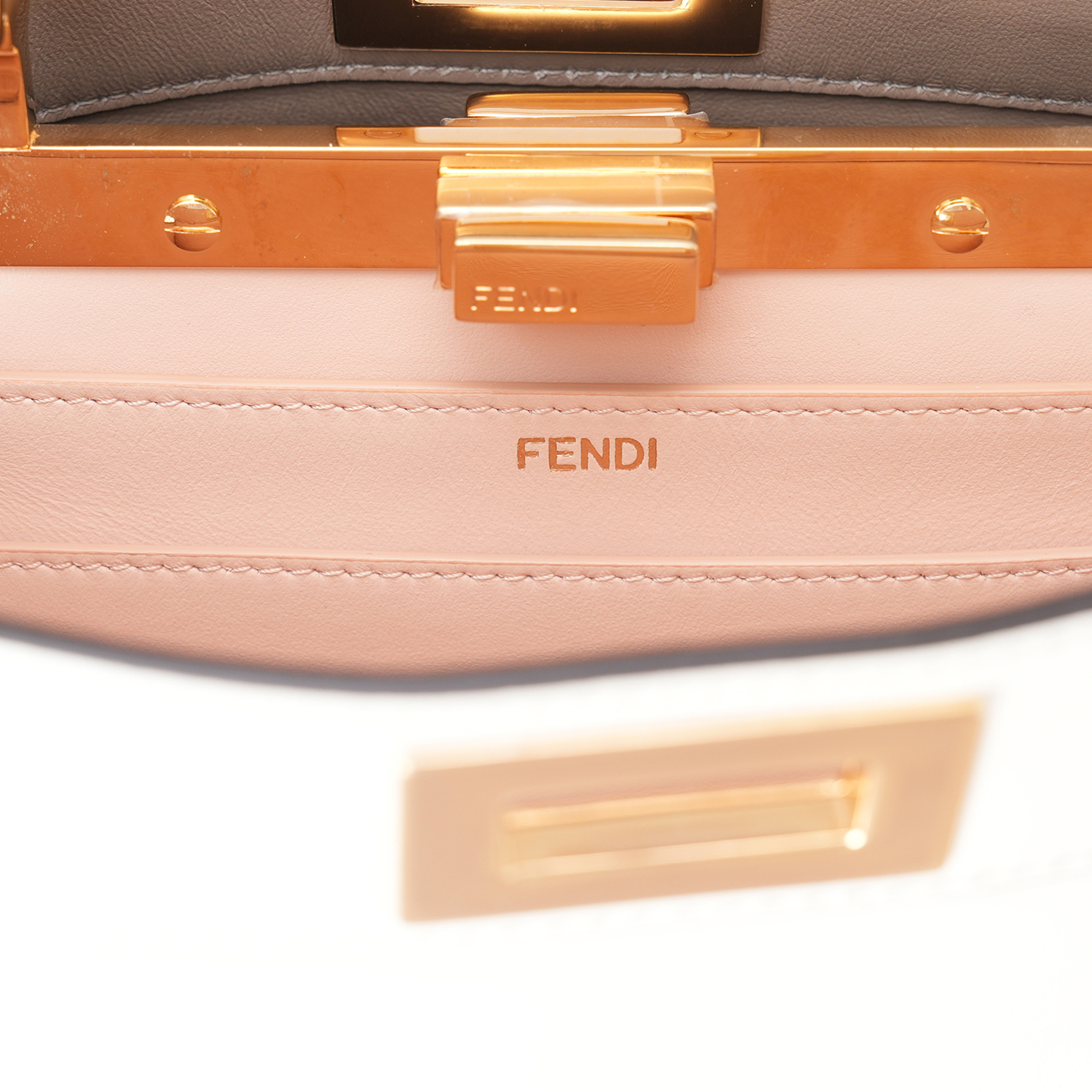 FENDI(USED)펜디 피카부 I SEE YOU 스몰