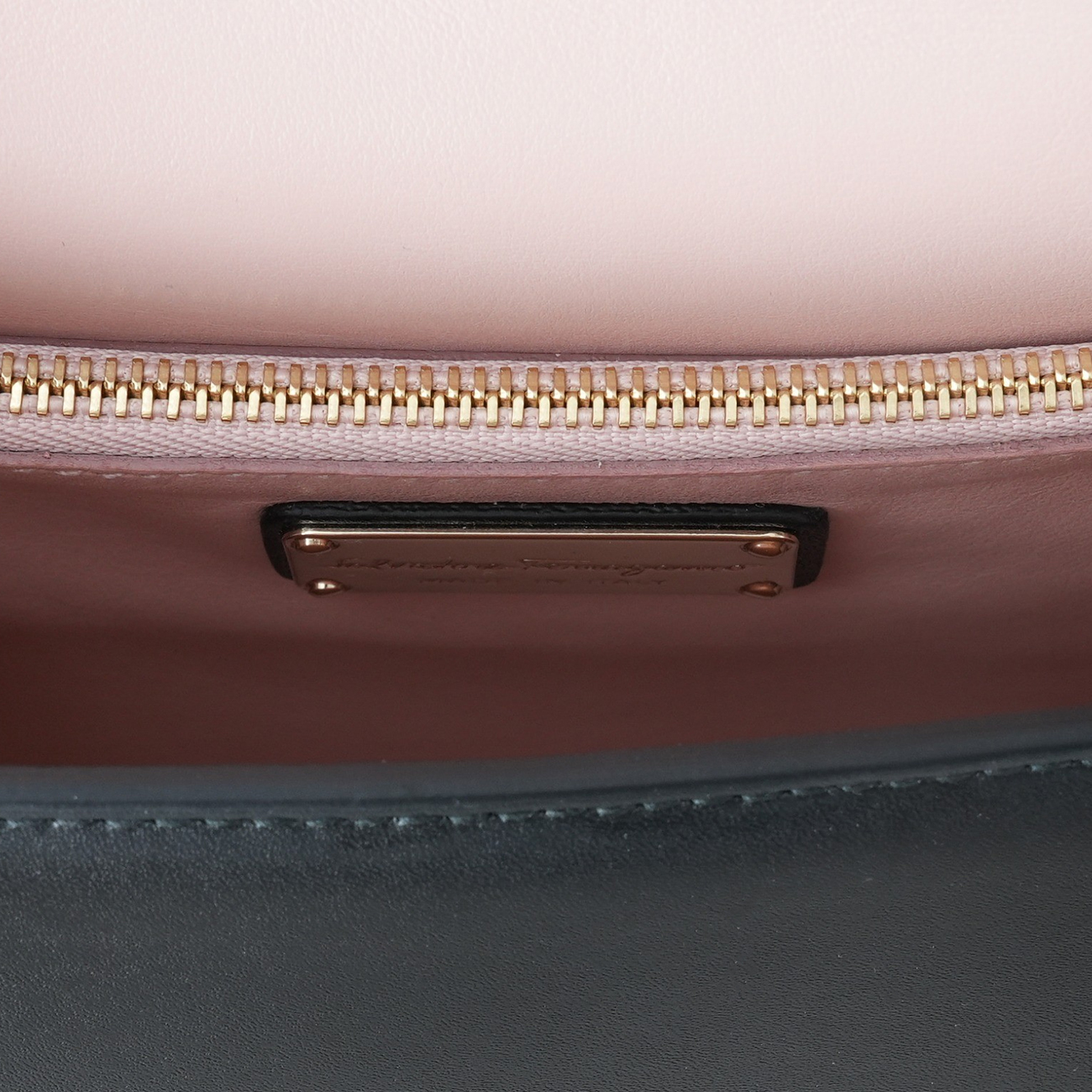 FERRAGAMO(USED)페레가모 체인 플랩백