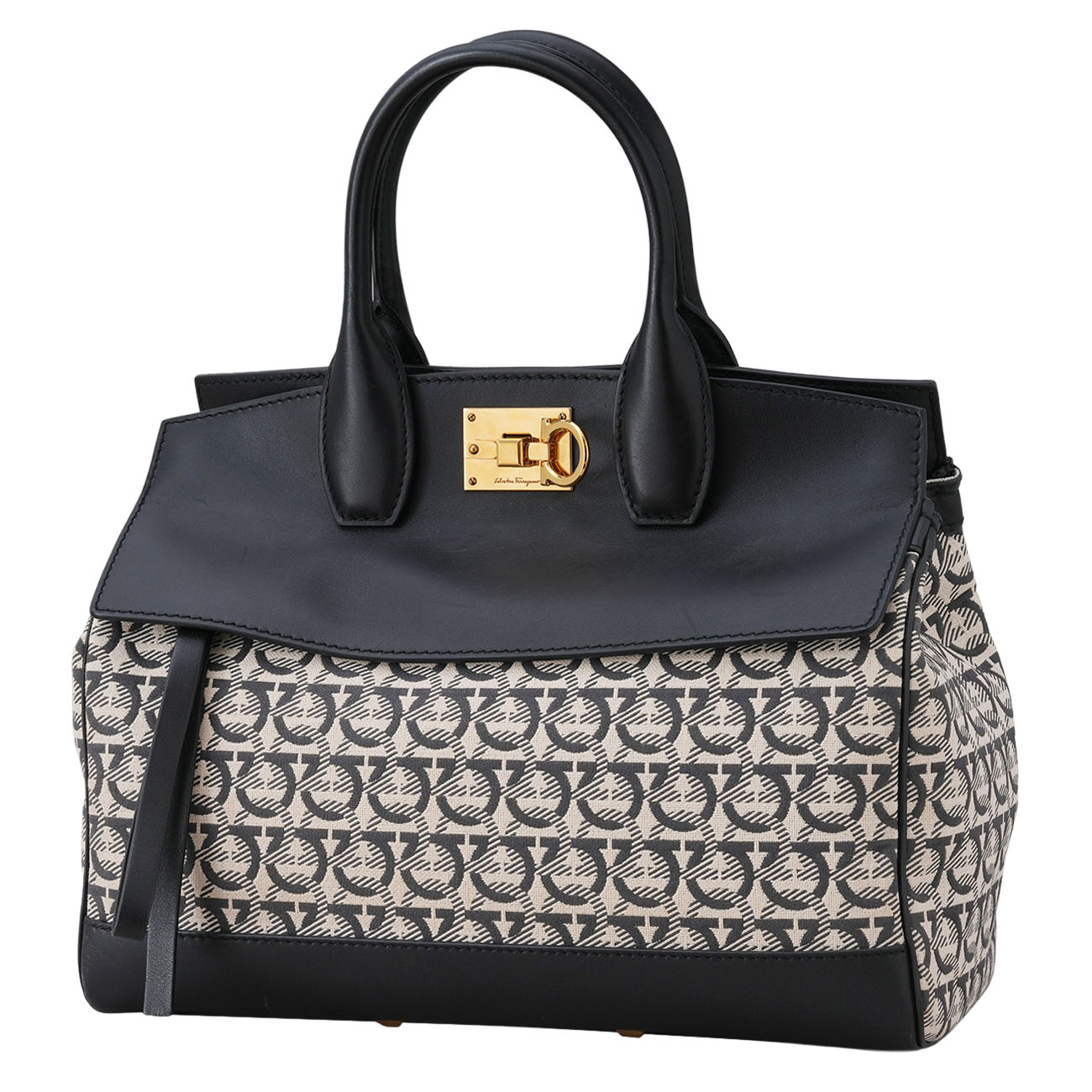 FERRAGAMO(USED)페레가모 스튜디오백