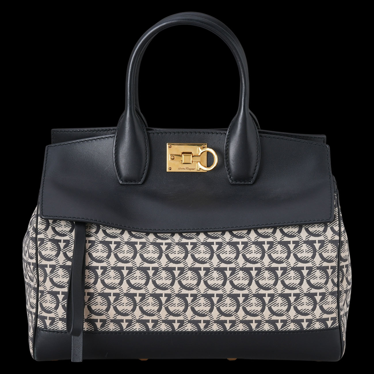FERRAGAMO(USED)페레가모 스튜디오백