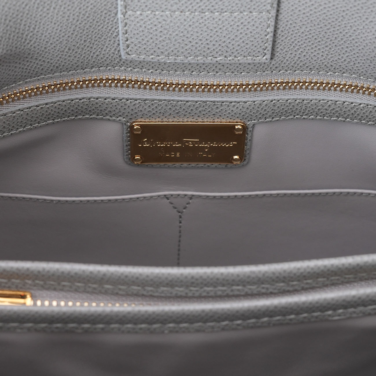 FERRAGAMO(USED)페레가모 바라리본 체인백