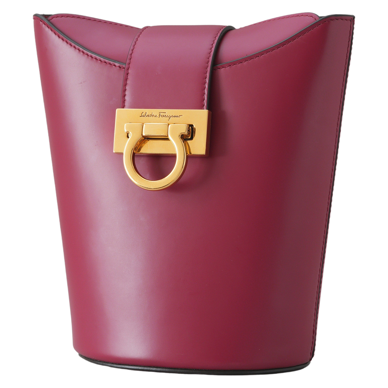 SALVATORE FERRAGAMO(USED)페레가모 간치니 트리폴리오 버킷