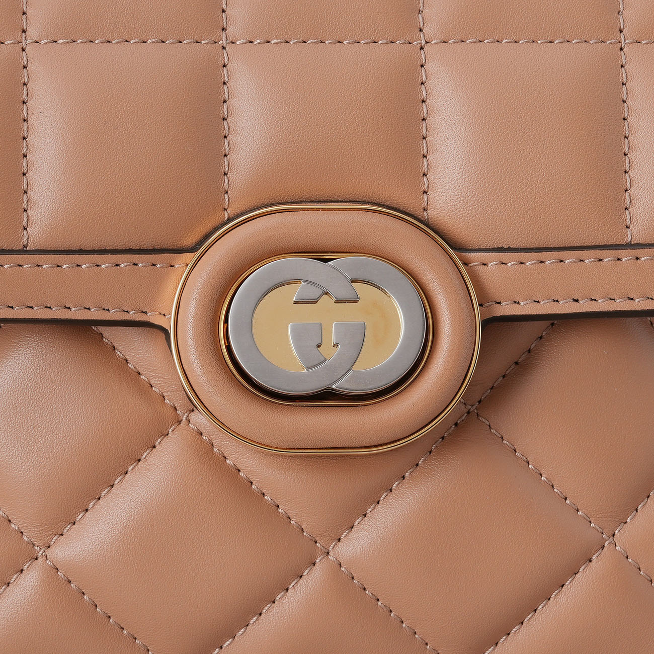 GUCCI(USED)구찌 741457 인터로킹 G 데코 퀼팅 미니 체인백