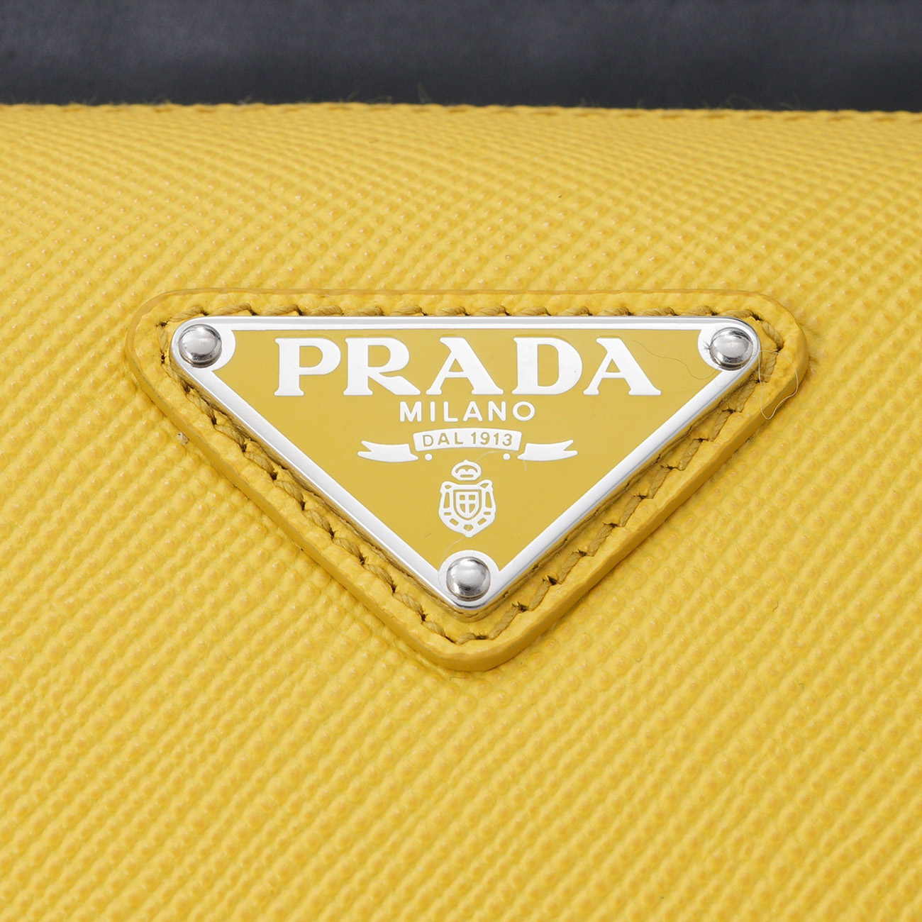 PRADA(USED)프라다 2VH157 트라이앵글 레더 크로스백