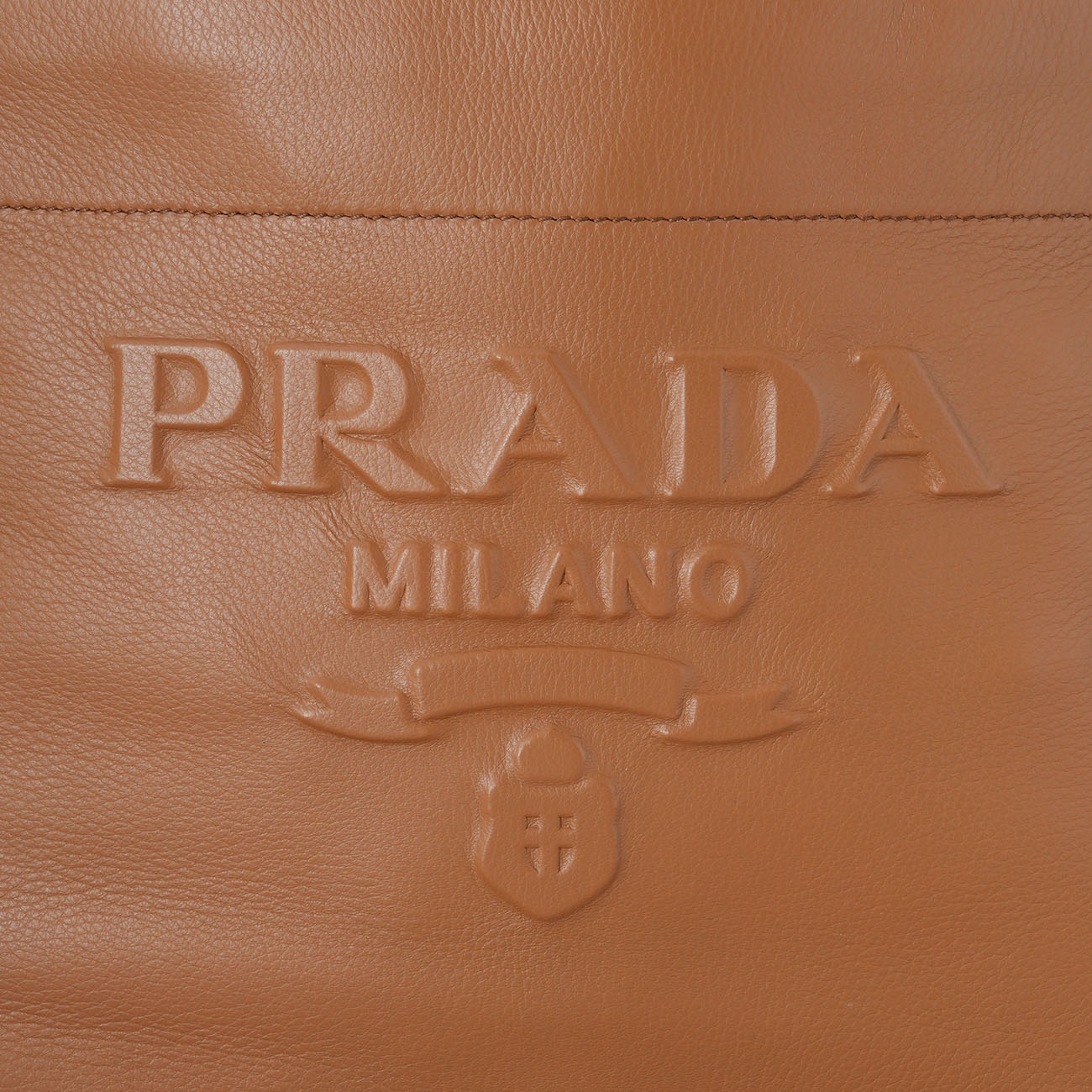 PRADA(USED)프라다 1BG398 엠보스드 로고 토트백