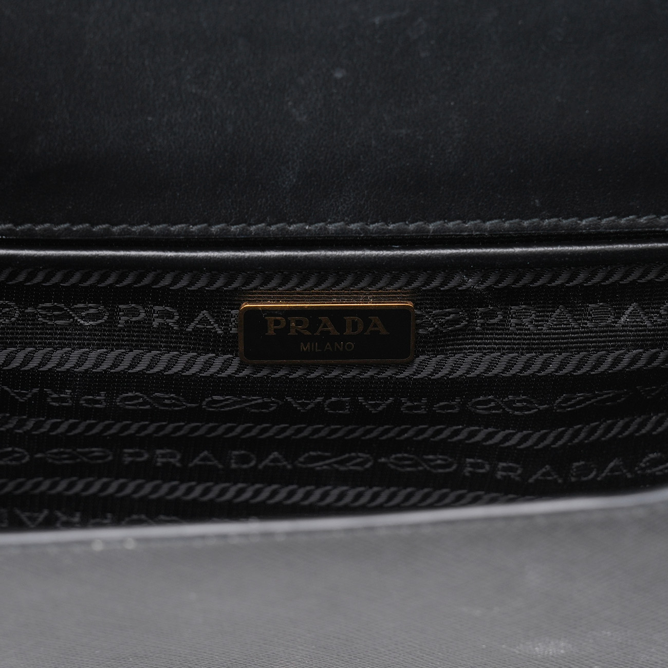 PRADA(USED)프라다 1BD133 사피아노 체인 플랩백