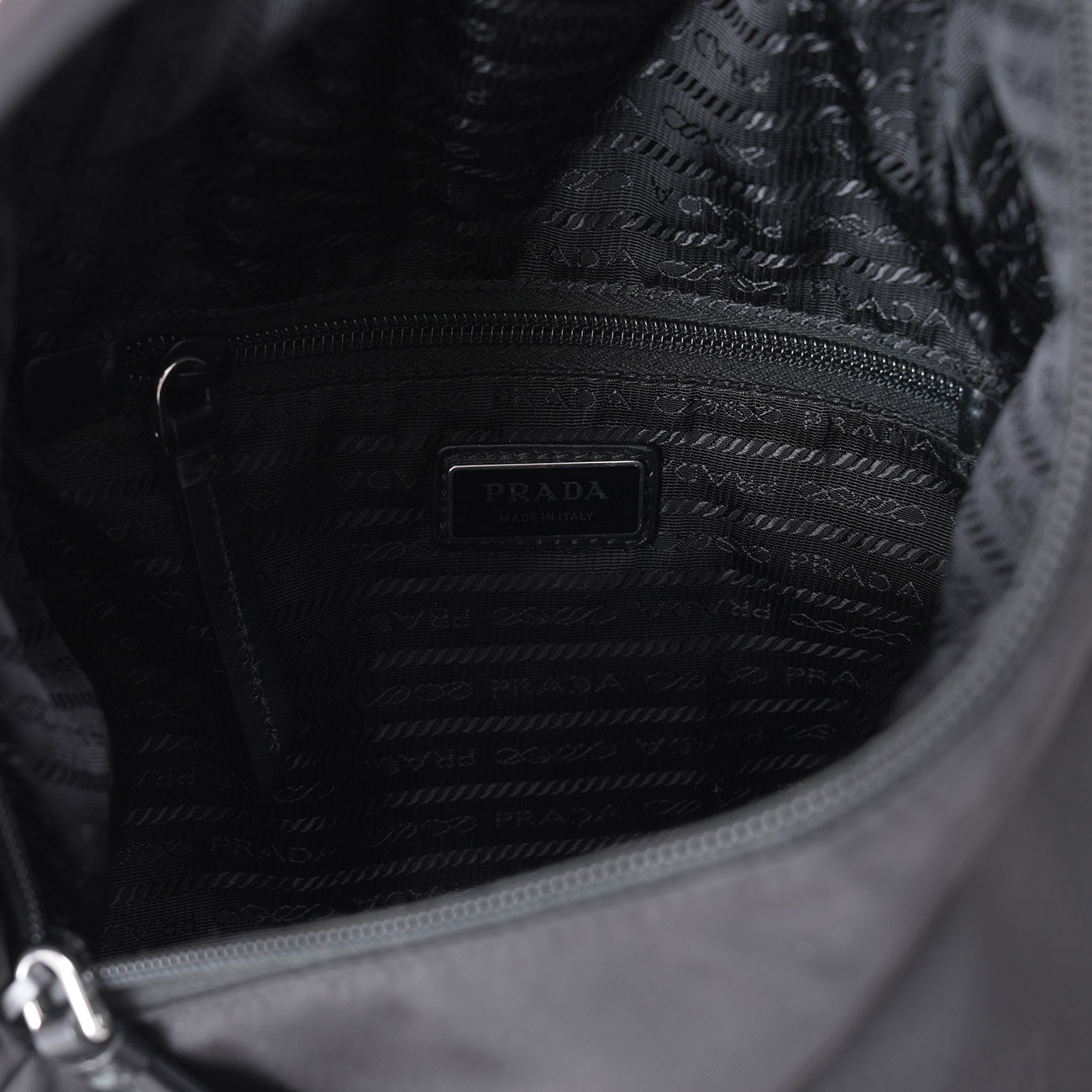 PRADA(USED)프라다 2VZ092 리나일론 슬링백