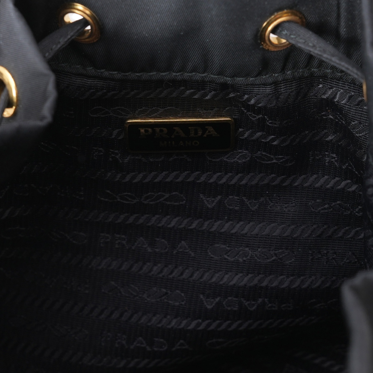 PRADA(USED)프라다 나일론 버킷백