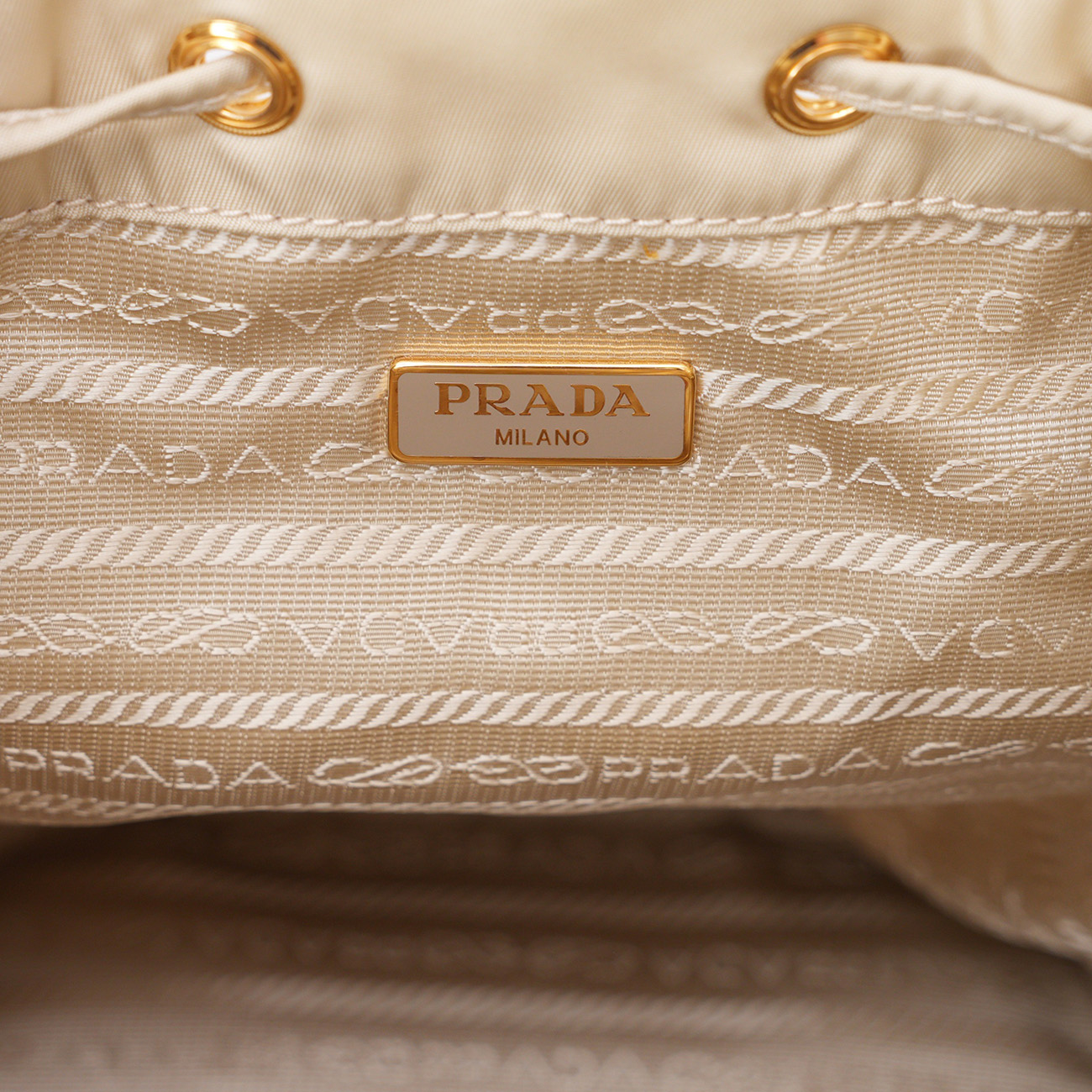 PRADA(USED)프라다 리나일론 버킷백