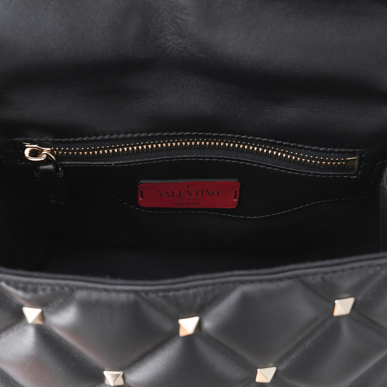 VALENTINO(USED)발렌티노 엠보싱 락스터드 탑핸들백