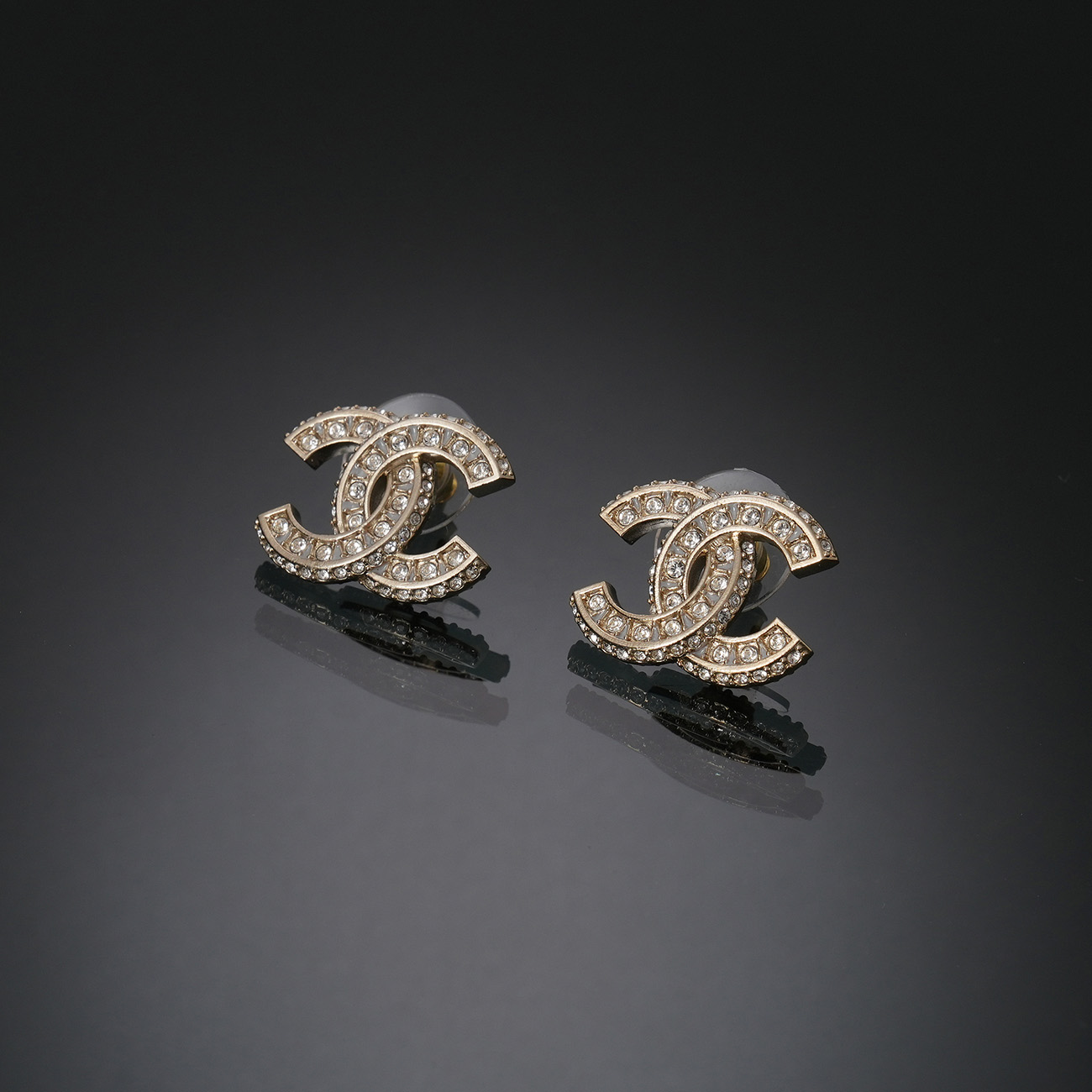 CHANEL(NEW)샤넬 빅 CC로고 큐빅 이어링  (새상품) NEW PRODUCT