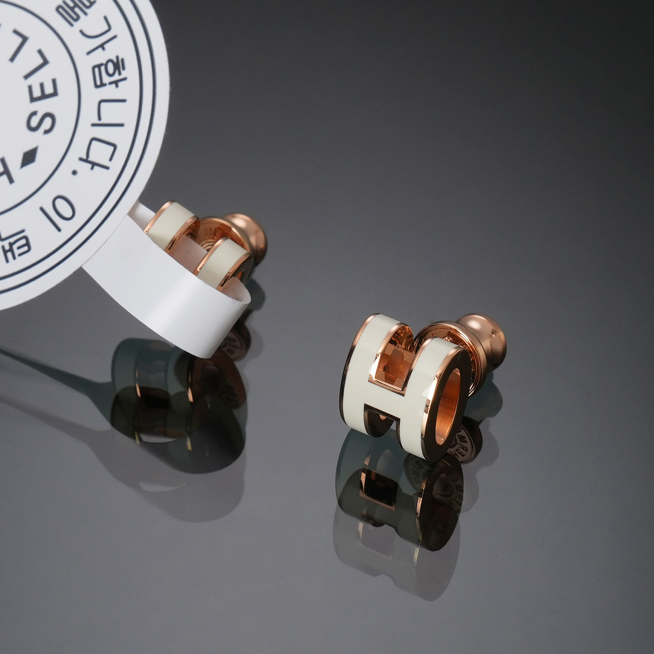 HERMES(NEW)에르메스 미니 팝아슈 이어링 블랑 (새상품) NEW PRODUCT
