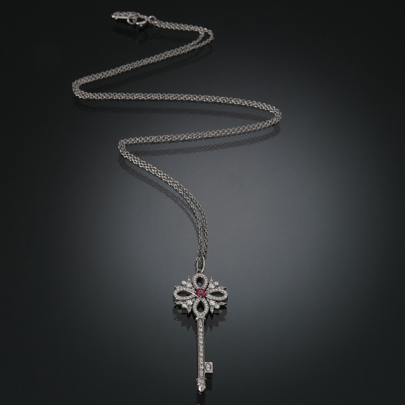 TIFFANY & CO.(USED)티파니 플레티늄 빅토리아 키 펜던트 네크리스 미듐