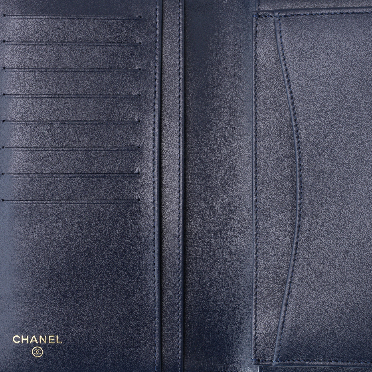 CHANEL(USED)샤넬 AP0233 캐비어 클래식 장지갑 네이비