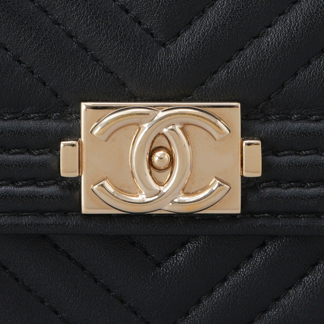 CHANEL(USED)샤넬 보이샤넬 쉐브론 장지갑