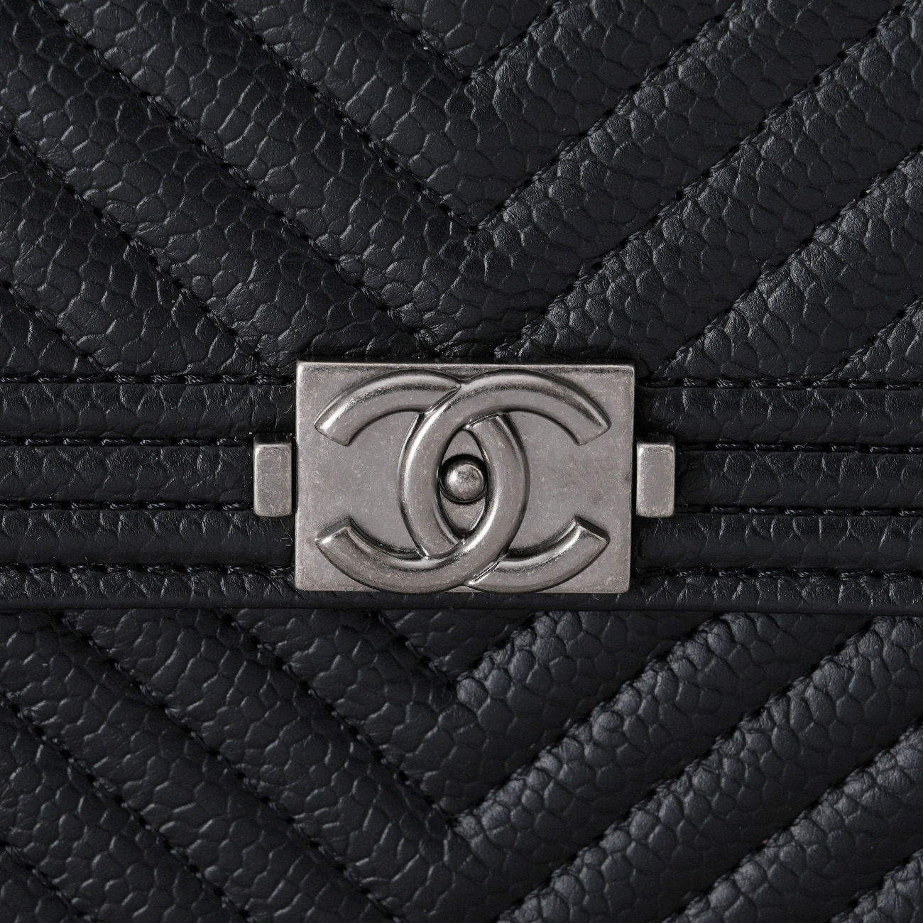 CHANEL(USED)샤넬 캐비어 보이샤넬 쉐브론 중지갑