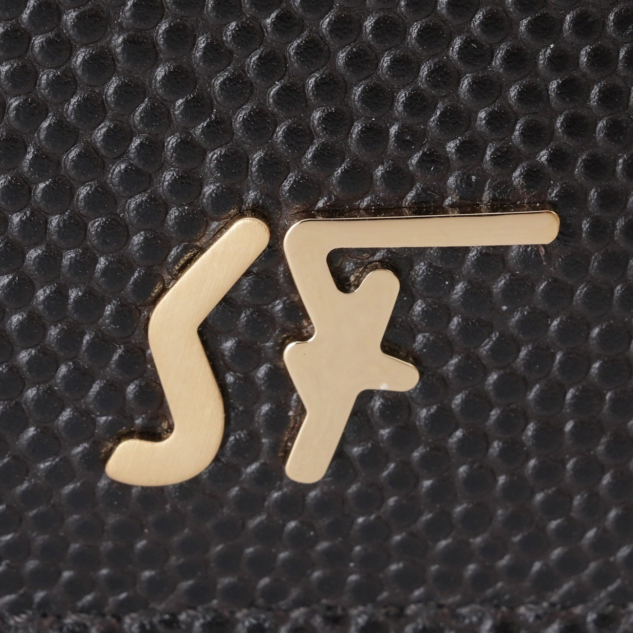 FERRAGAMO(USED)페레가모 레더 장지갑