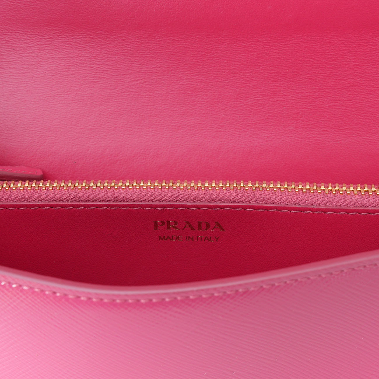 PRADA(USED)프라다 1DF003 사피아노 베르니 스트랩 장지갑