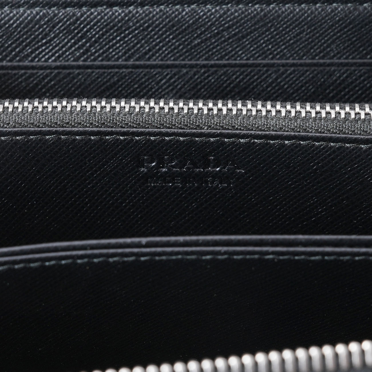 PRADA(USED)프라다 2ML317 사피아노 지퍼 장지갑